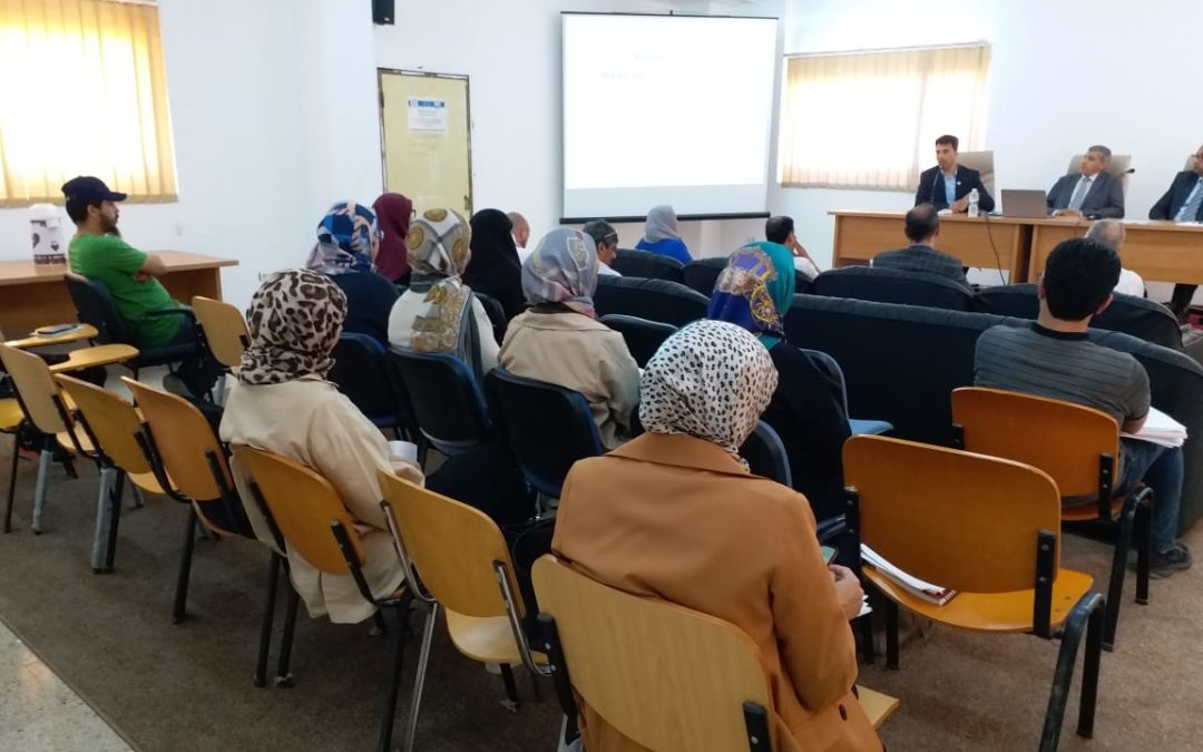 افتتاح ورشة عمل بعنوان “أساسيات البحث العلمي في العلوم الإنسانية” بكلية الآداب