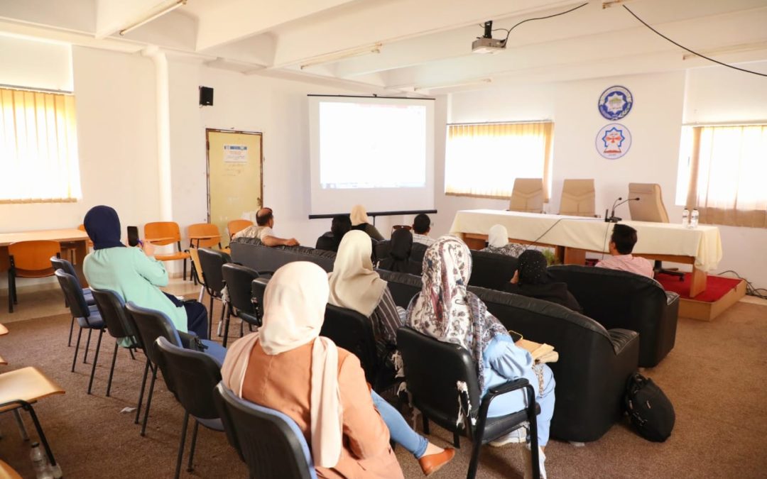 كلية الآداب تنظم ورشة عمل حول الوصول إلى المعلومات في البيئة الرقمية