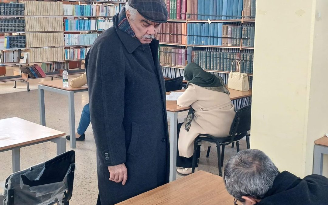 كلية الآداب تجري الامتحان الشامل التحريري لطلبة الدكتوراه