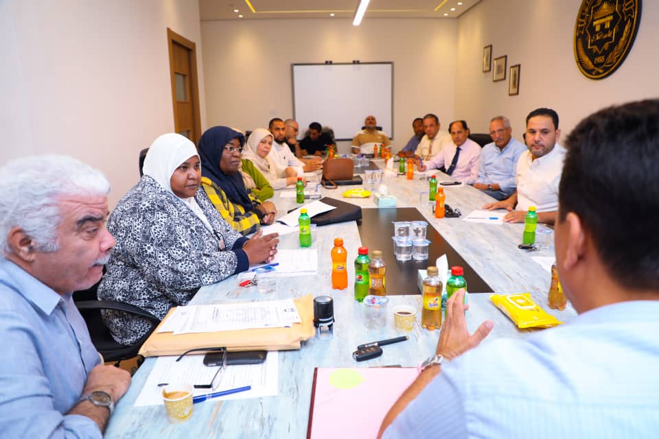 الاجتماع العادي الأول لمجلس كلية الآداب بجامعة بنغازي لعام 2024-2025