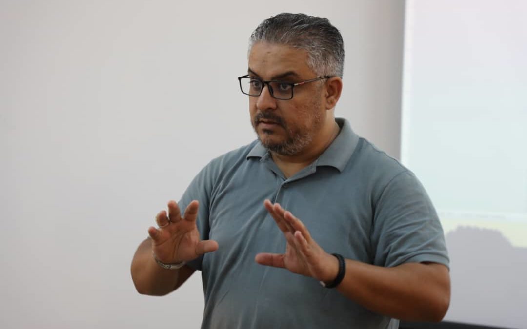 جلسة عمل لتعزيز الجودة الأكاديمية في كلية الآداب