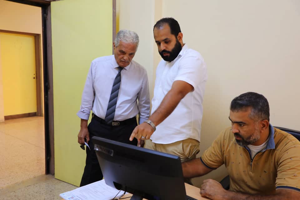 كلية الآداب تستلم منظومة الدراسة والامتحانات IDC من قبل مركز المعلومات والتوثيق