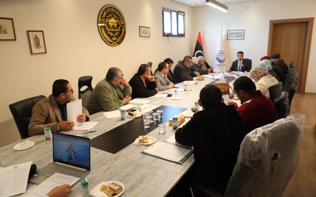 مجلس كلية الآداب يعقد اجتماعه العادي الثاني للعام 2025