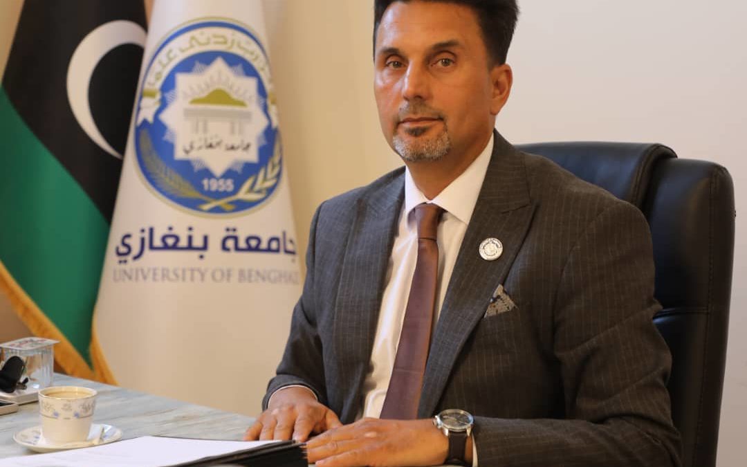 كلية الآداب تعقد اجتماعها الخامس وتنهي العام الأكاديمي 2025 بنجاح