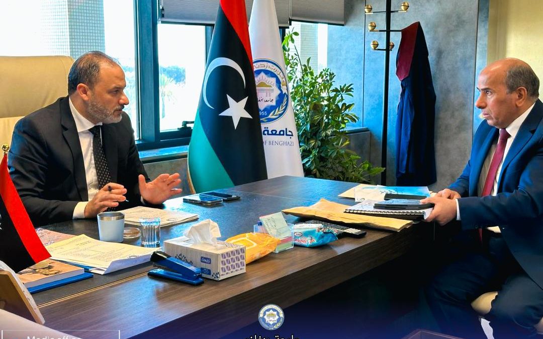 جلسة حوارية حول العلاقة بين القانون والعرف بكلية الآداب جامعة بنغازي