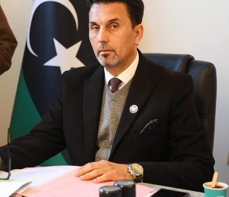 مجلس كلية الآداب يعقد اجتماعه الثالث